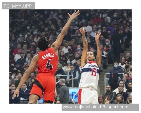 库里赞斯科蒂巴恩斯拼劲十足进攻篮板表现令人惊叹 库里赞斯科蒂巴恩斯拼劲十足进攻篮板表现令人惊叹