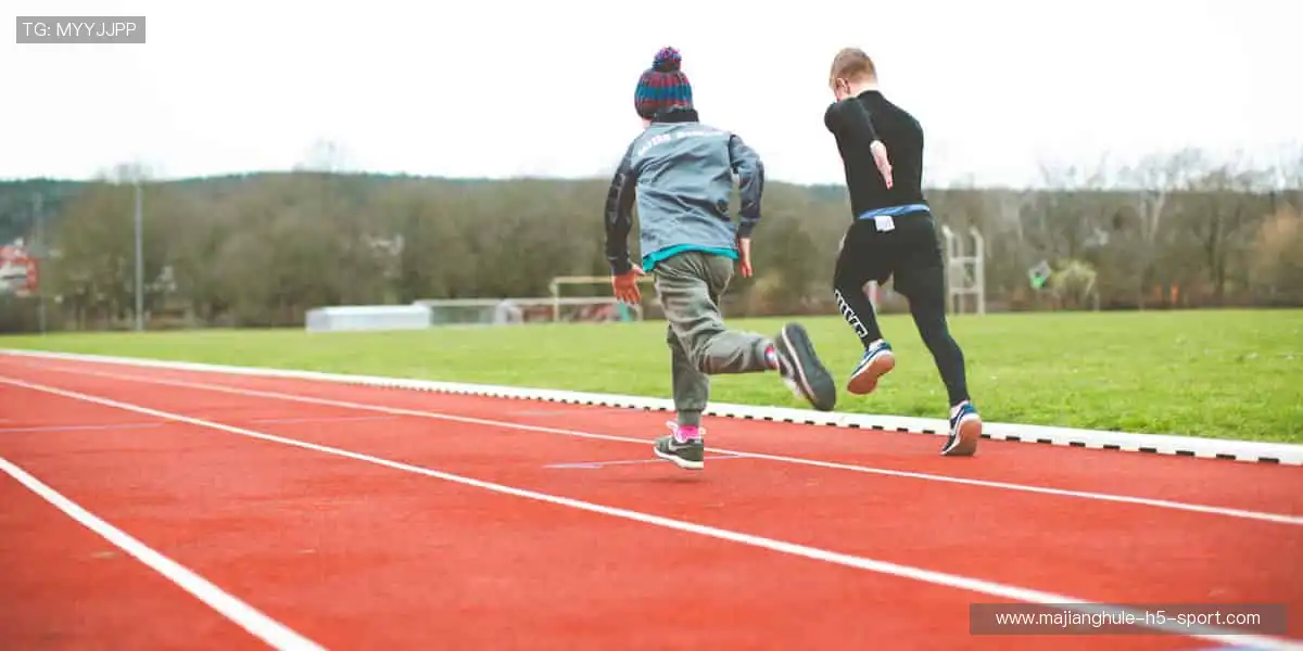 👟限量潮品，个性定制，做最耀眼的运动达人！🌟